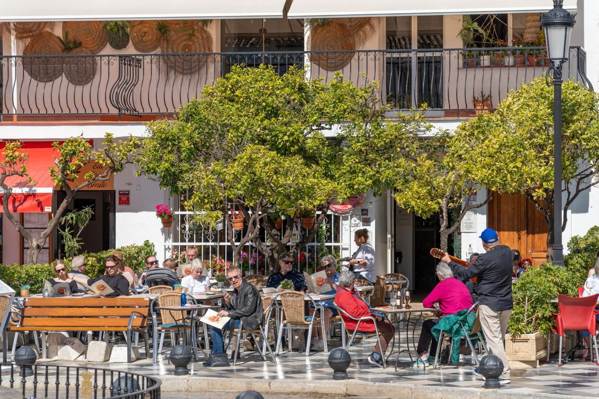 I Am La And Bed & Breakfast Benalmadena